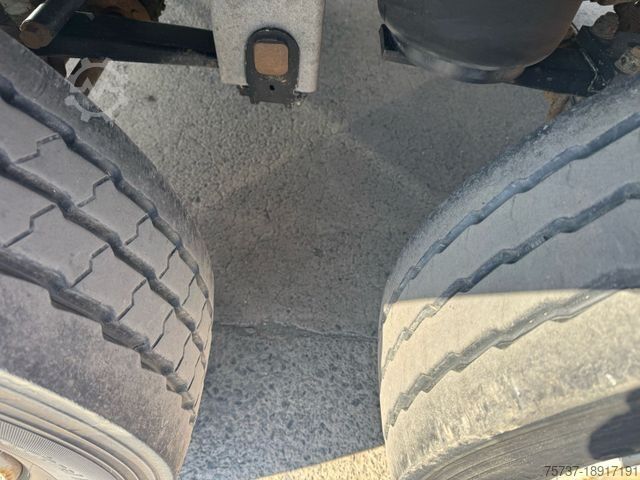 Curtain sider van MERCEDES-BENZ 824 L + Anhänger