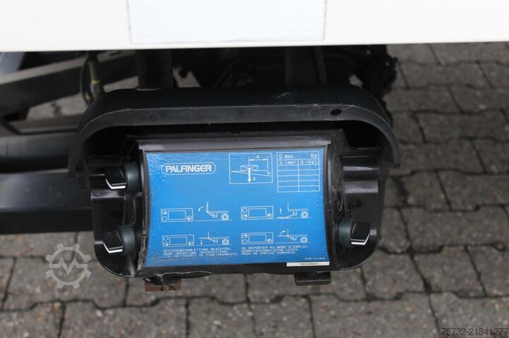 Transporter mit Koffer MAN TGL 8.180 E6 Koffer 6,1m 3 Sitze   Schalter