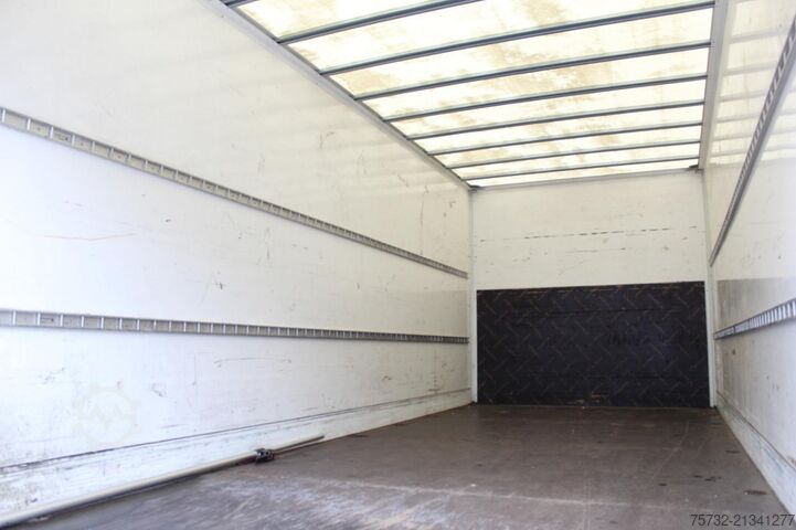 Transporter mit Koffer MAN TGL 8.180 E6 Koffer 6,1m 3 Sitze   Schalter