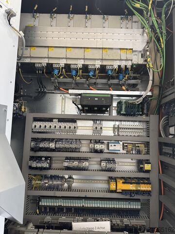 Vertical machining center DMG DMC 80 U