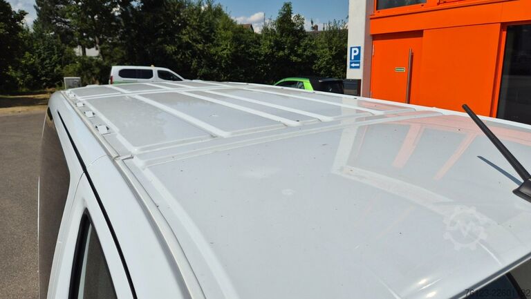 Kleinbus Citroën SpaceTourer Opel Zafira Plus M 9 Sitzer