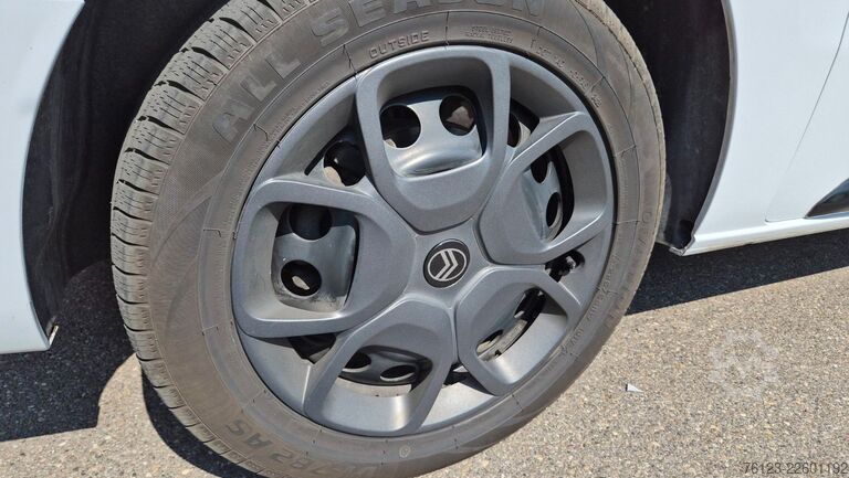Kleinbus Citroën SpaceTourer Opel Zafira Plus M 9 Sitzer