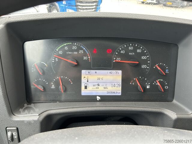 Koffer Volvo FL 210 Euro 6 D / 12 Ton / 293 dkm / Box / Laad...