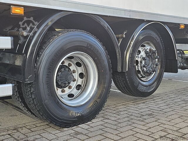 Refrigerated/frozen transport SCANIA P320 6X2*4 LAMBERET FRIGO