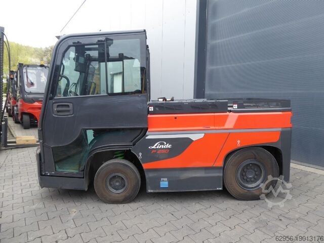 Tow Tractor Linde P250SWB