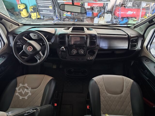Teilintegriertes Wohnmobil 2024 Fiat Ducato Weinsberg Carasuite | Automatico | 5 posti letto
