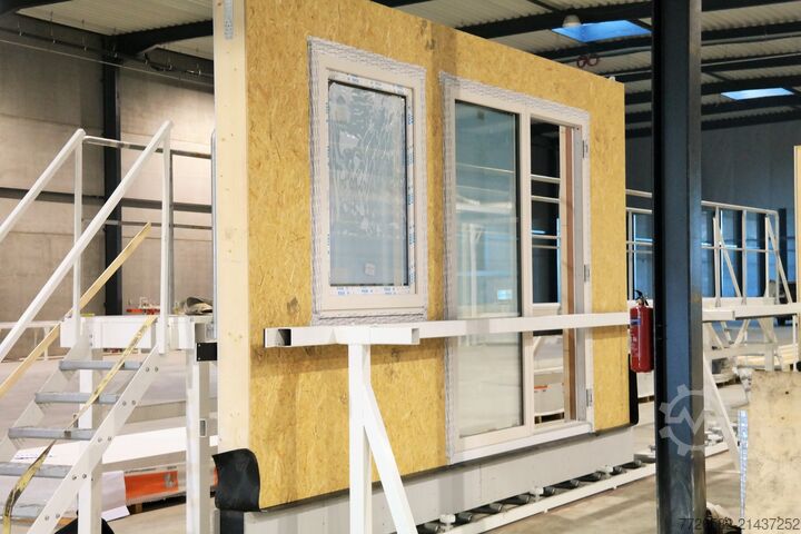 Advanced PU Injection Wall System KraussMaffei 125/33 single daylicht