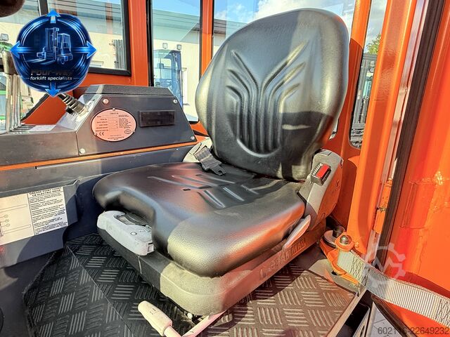 4-way forklift Combilift CBE2500 TRIPLEX 4900 POSITIONER CABIN