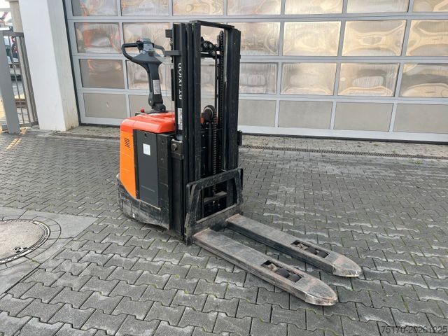 Manual stacker TOYOTA SPE 125 L / nur 382h ! / Hochhubwagen /  3.350mm