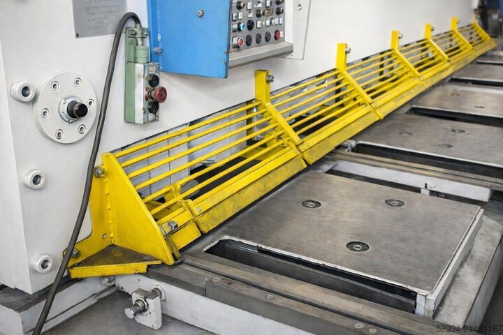 Hydraulic guillotine shears GWF - Heavy Duty 4050 x 16 mm