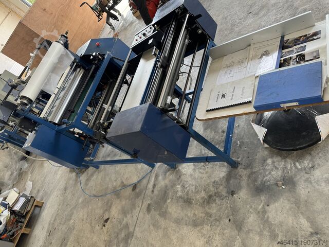 Laminating machine D and K Group AccuFeed Jr Laminator