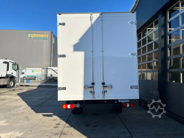 Suitcase Mercedes-Benz Accelo 915 4x2 Closed Cargo Truck