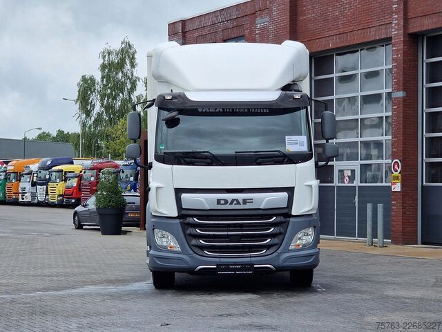 Suitcase DAF CF 300 4x2 - Box - Low KM - Full air - Euro 6 -...