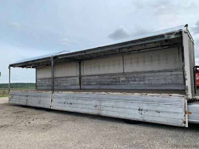 Getränkeauflieger Getränke Böse Oversider_ Schwenkwand_ Lenkachse