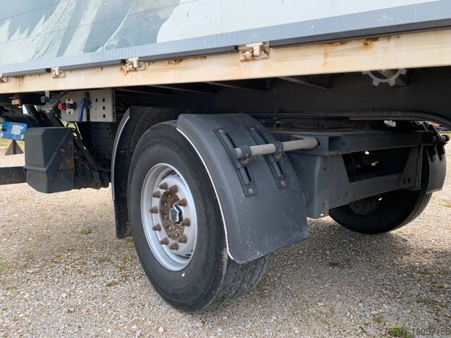 Getränkeauflieger Getränke Böse Oversider_ Schwenkwand_ Lenkachse