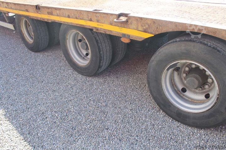 Low-loader semi-trailer for transporting construction machinery moeslin semirimorchio carrellone rampe usato