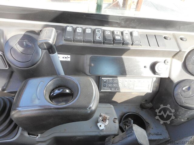 Minibagger Takeuchi TB 230 mit POWERTILT