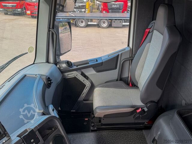 Autokran RENAULT T 380 Abschleppwagen 8,00 m HIAB 111 B-2 + FUNK