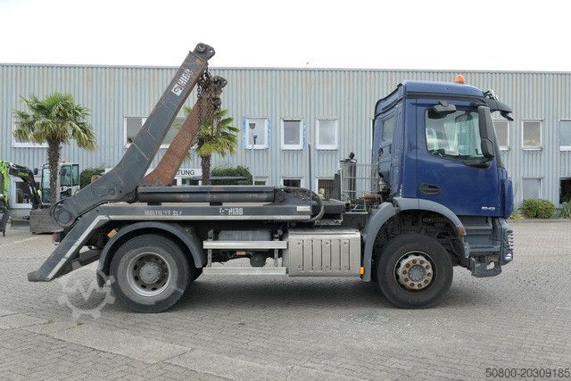Skip truck MERCEDES-BENZ 1832 K Arocs 4x2, Hiab SLT 140, teleskop., Klima