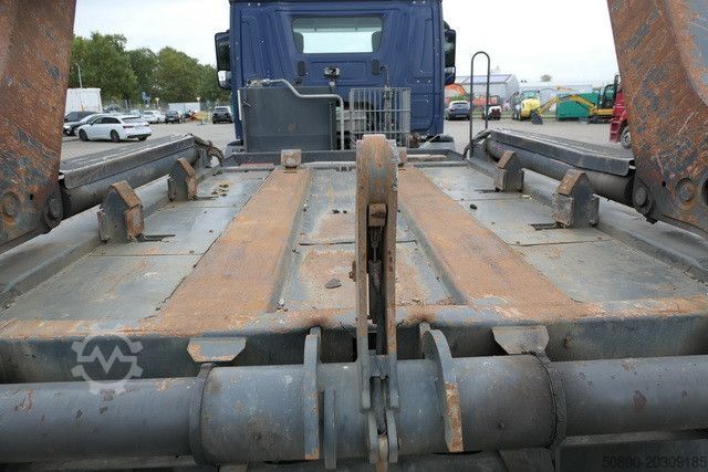 Skip truck MERCEDES-BENZ 1832 K Arocs 4x2, Hiab SLT 140, teleskop., Klima