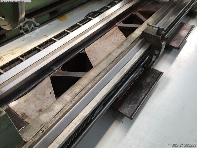 Leit- und Zugspindeldrehmaschine POREBA TR 135/6M