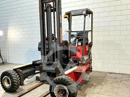 Truck mounted forklift Moffett M7 30.4W