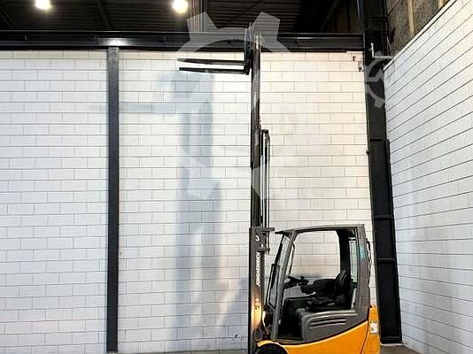 Front loader forklift Jungheinrich EFG 216