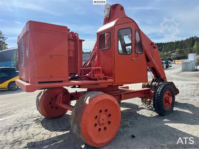 Crawler excavator Brøyt X2 excavator w/bucket (Nostalgia!)