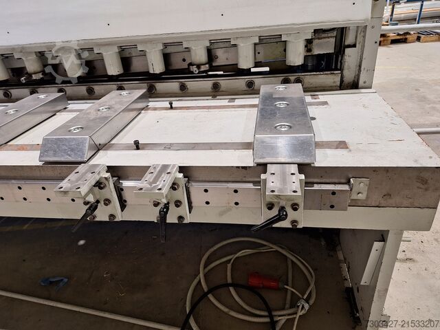 Hydraulic guillotine shear HANS SCHROEDER MASCHIENENBAU 529-40/6.5