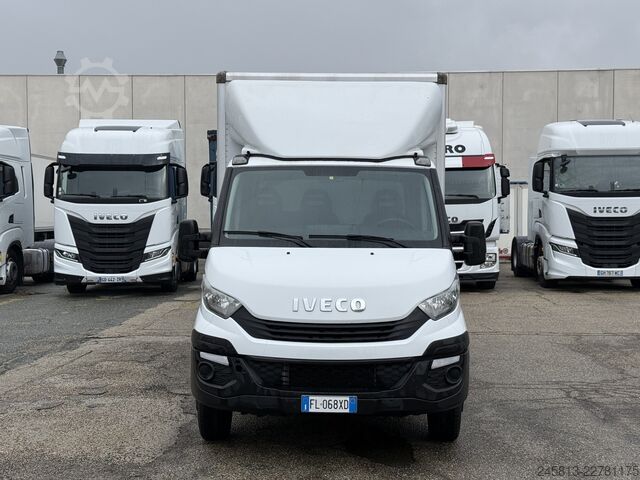 Transporter mit Koffer Iveco daily 35-140
