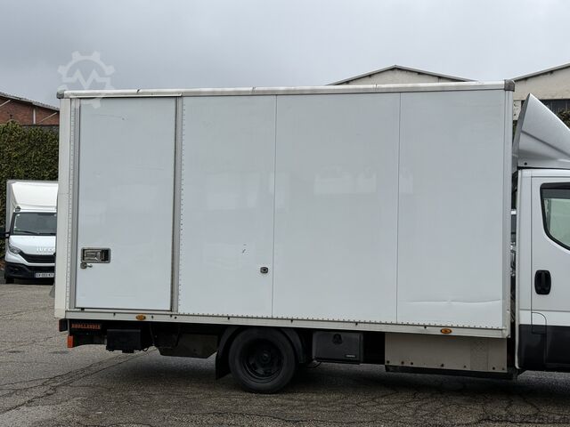Transporter mit Koffer Iveco daily 35-140