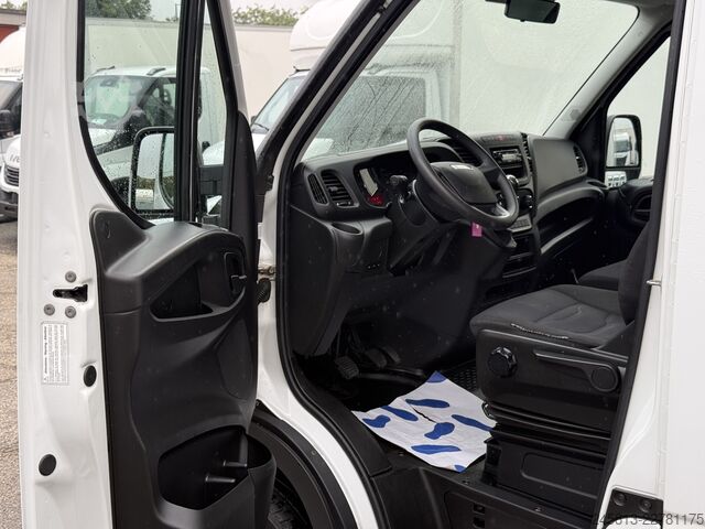 Transporter mit Koffer Iveco daily 35-140