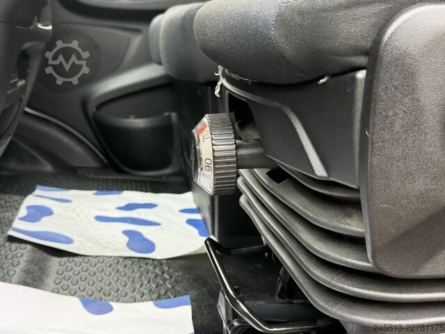 Transporter mit Koffer Iveco daily 35-140