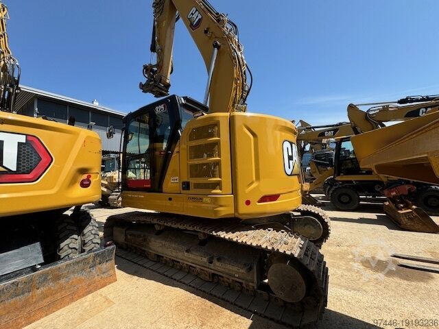 Crawler excavator Caterpillar 325
