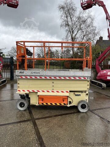 Gebrauchte Scherenarbeitsbühne JLG 3246ES JLG 3246ES