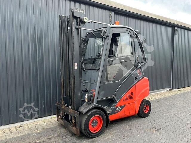 Treibgasstapler Linde H30T-02