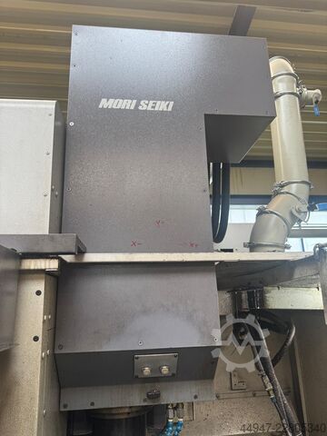 Vertikales Bearbeitungszentrum MORI SEIKI SV 400