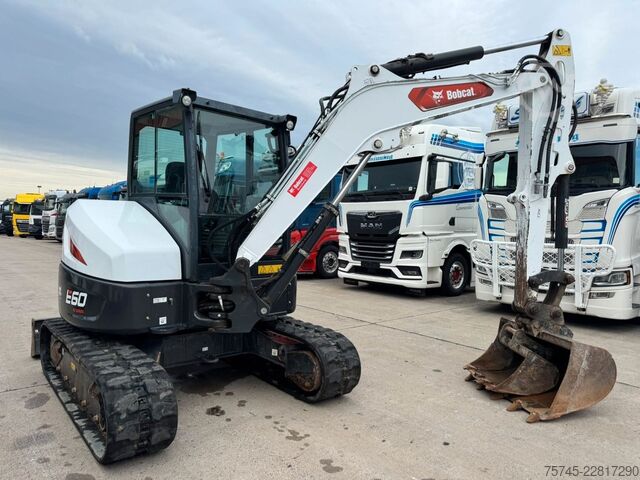 Minibagger BOBCAT E60 * KLIMA * 1.700 H * 2 X LÖFFEL * 1. HAND *