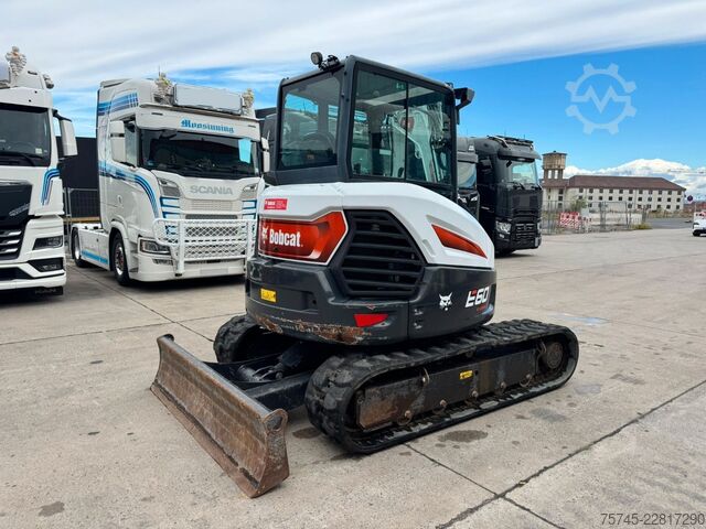 Minibagger BOBCAT E60 * KLIMA * 1.700 H * 2 X LÖFFEL * 1. HAND *