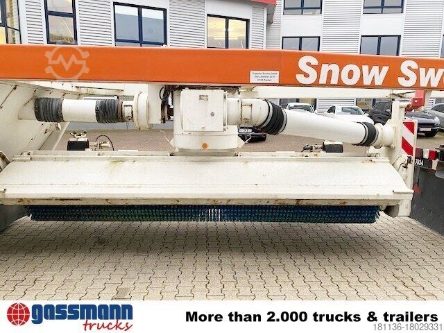 Semitrailer  Snow Sweeper P17B, V8-Motor, Kehrblasgerät, 4x