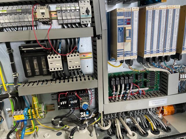 Spritzgiessmaschinen DEMAG ERGOtech system 800-310