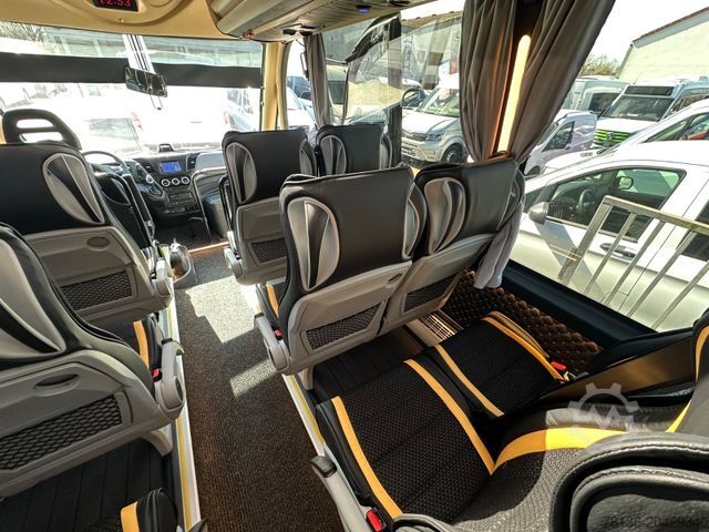 Kleinbus IVECO Daily 35 Sitze Touristik Dachklima Kühlschrank