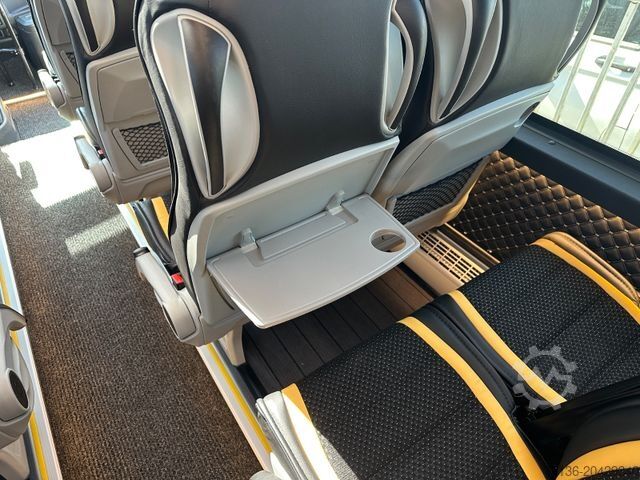 Kleinbus IVECO Daily 35 Sitze Touristik Dachklima Kühlschrank