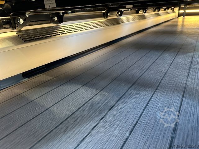 Kleinbus IVECO Daily 35 Sitze Touristik Dachklima Kühlschrank