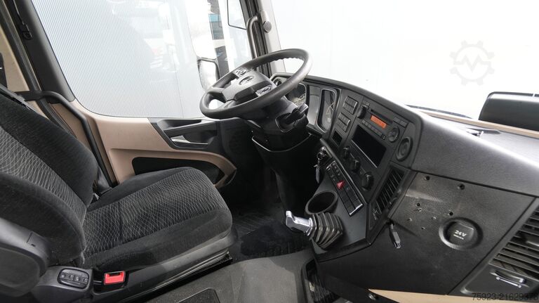 Standard-SZM Mercedes-Benz Actros 1942 tractor unit