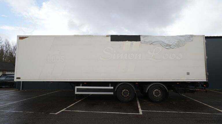 Koffer Pacton Closed box trailer damaged box