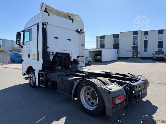 Volume tractor unit MAN TGX 18.460 LLS-U Mega XLX 4X2 Retarder E6 Standk