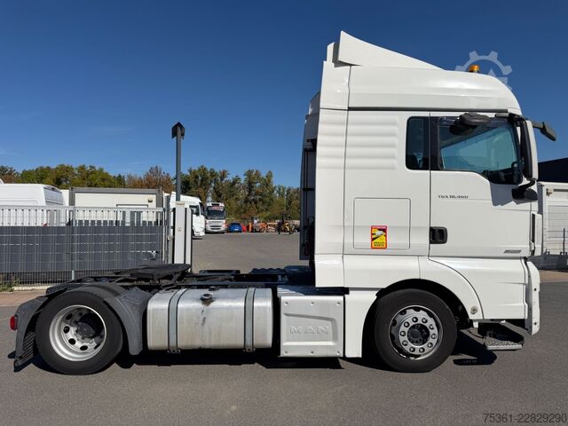Volume tractor unit MAN TGX 18.460 LLS-U Mega XLX 4X2 Retarder E6 Standk