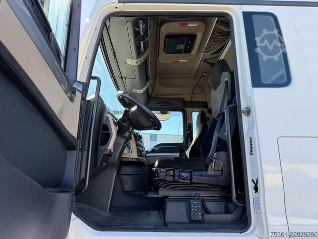 Volume tractor unit MAN TGX 18.460 LLS-U Mega XLX 4X2 Retarder E6 Standk