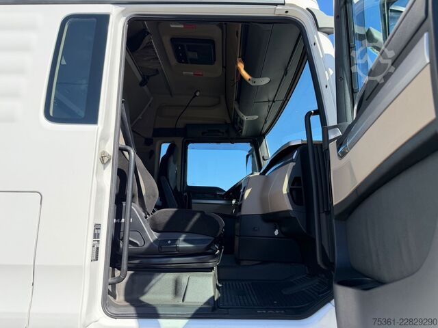 Volume tractor unit MAN TGX 18.460 LLS-U Mega XLX 4X2 Retarder E6 Standk